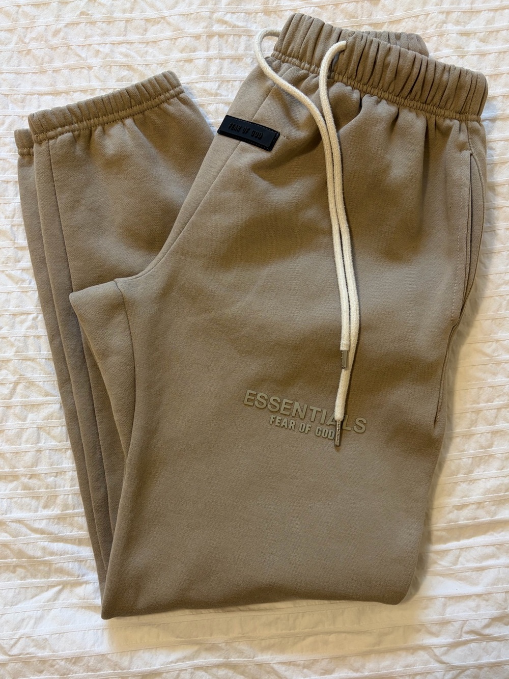FEAR of GOD- size L Essentials Sweatpants